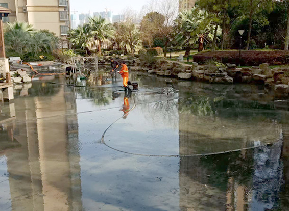 获嘉景观池淤泥清理