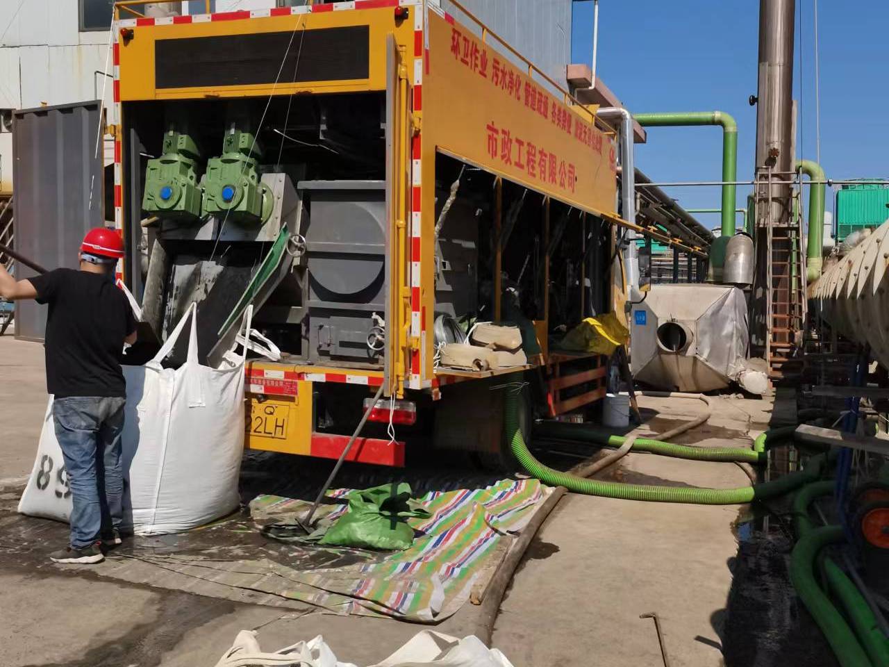 获嘉淤泥压干处理