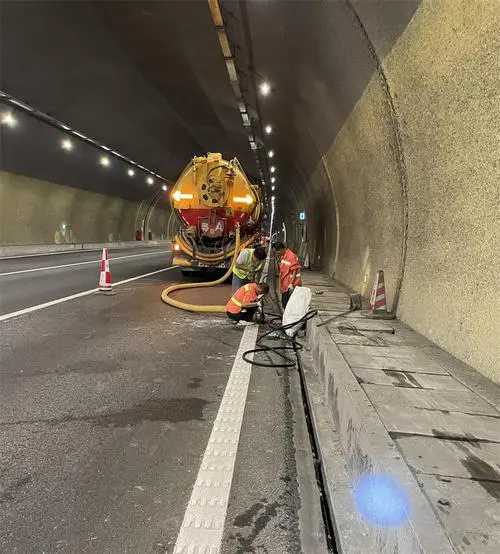 获嘉隧道排水渠清淤